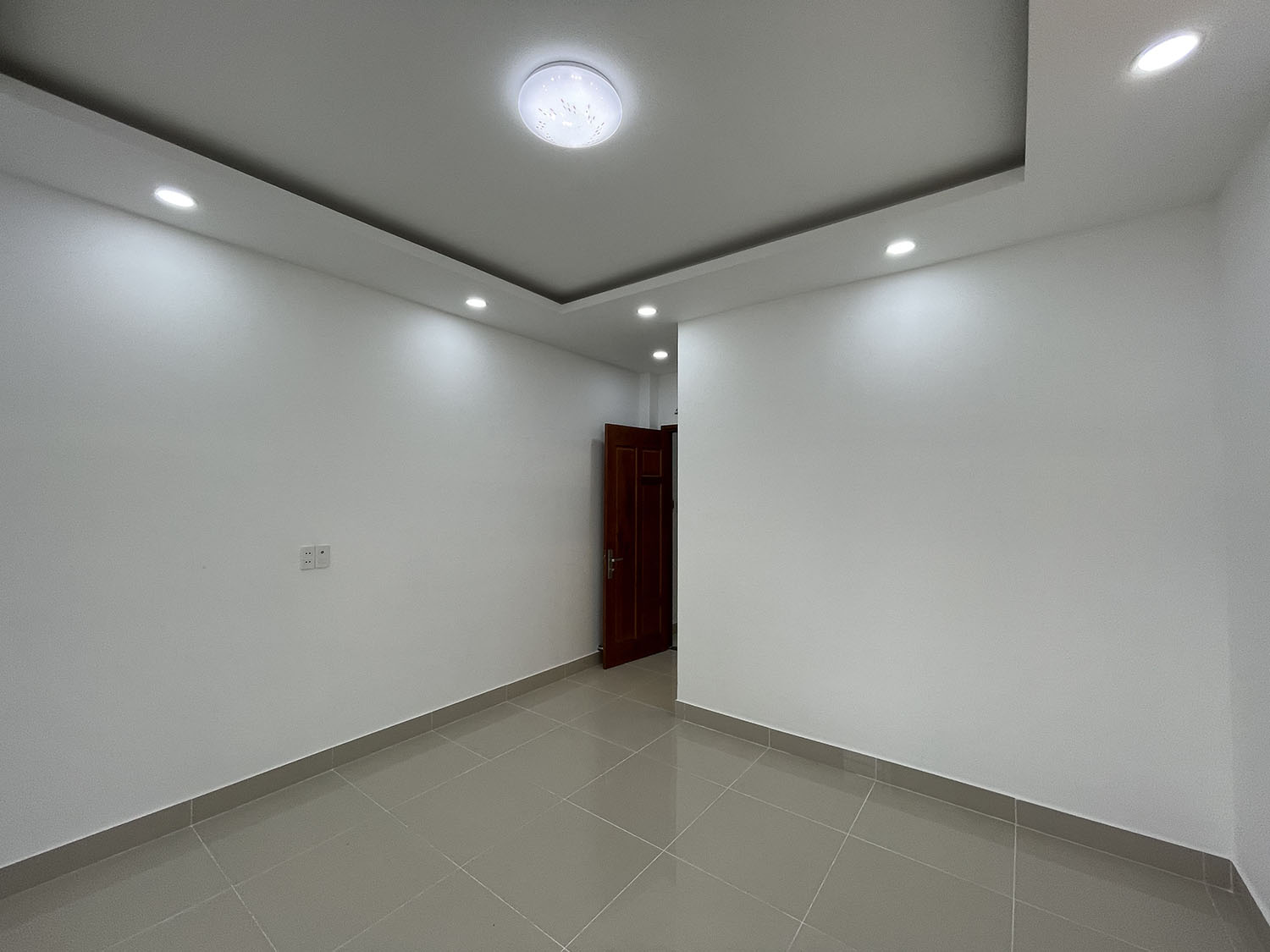 Tuyệt phẩm 3 lầu (4x15) 6 phòng t.kế Singapore, mới xây dựng, hẻm đẹp Phan Đình Phùng - gần PXLong